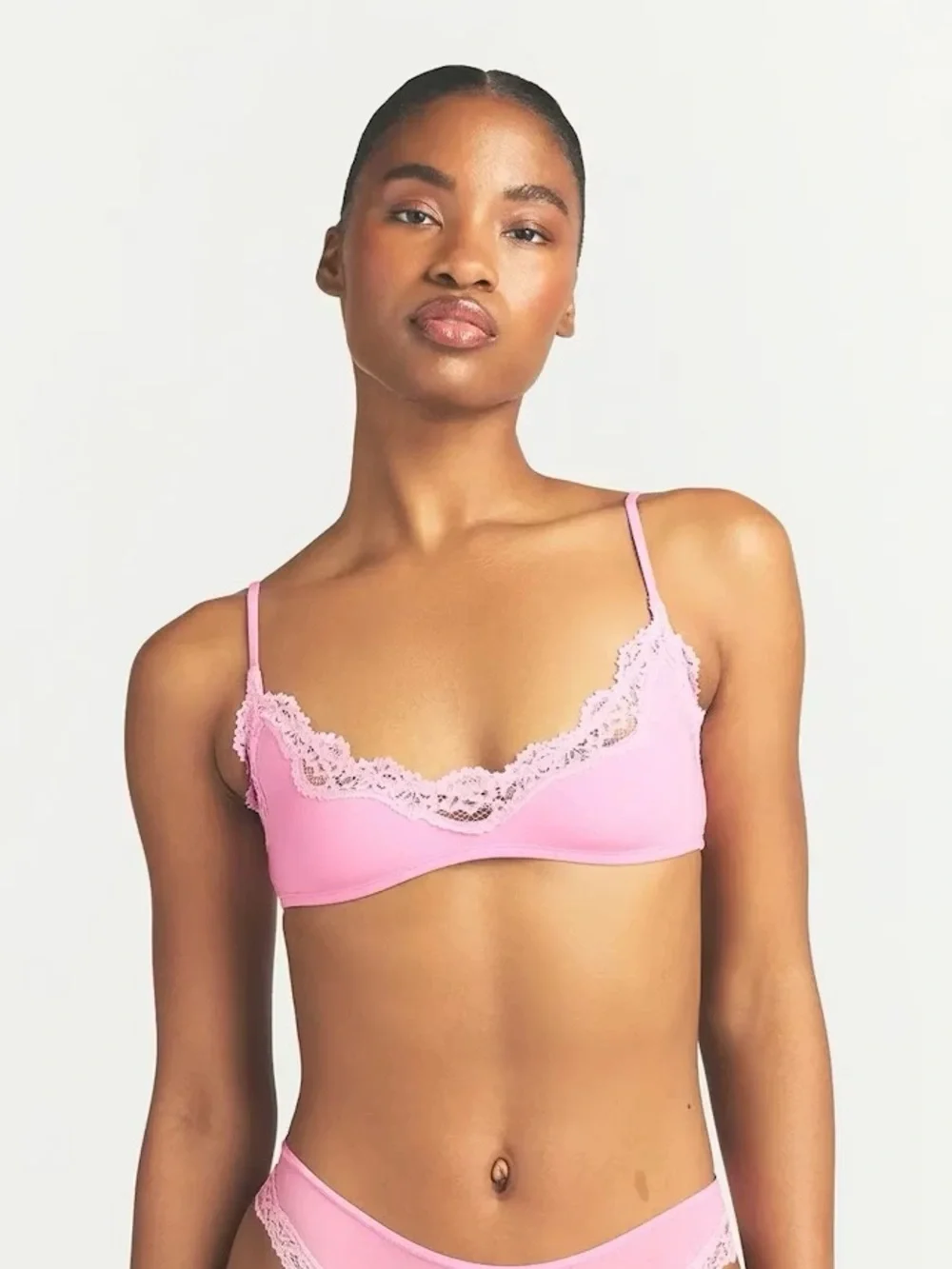 Skims Scoop Bralette - Picture 3 of 9